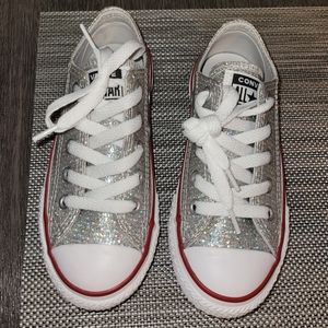 Little girls Converse